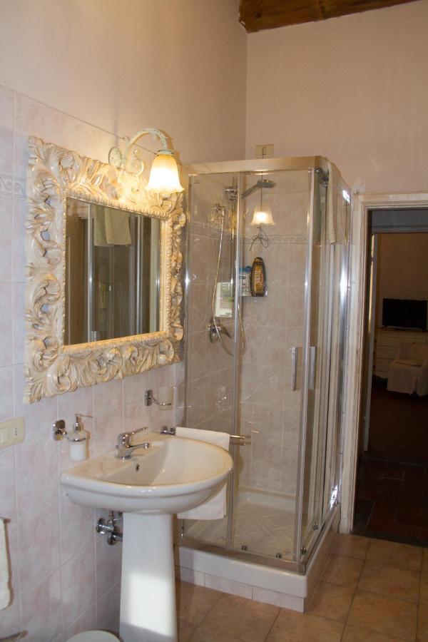 Santa Croce Charme Apartment Arezzo Bagian luar foto