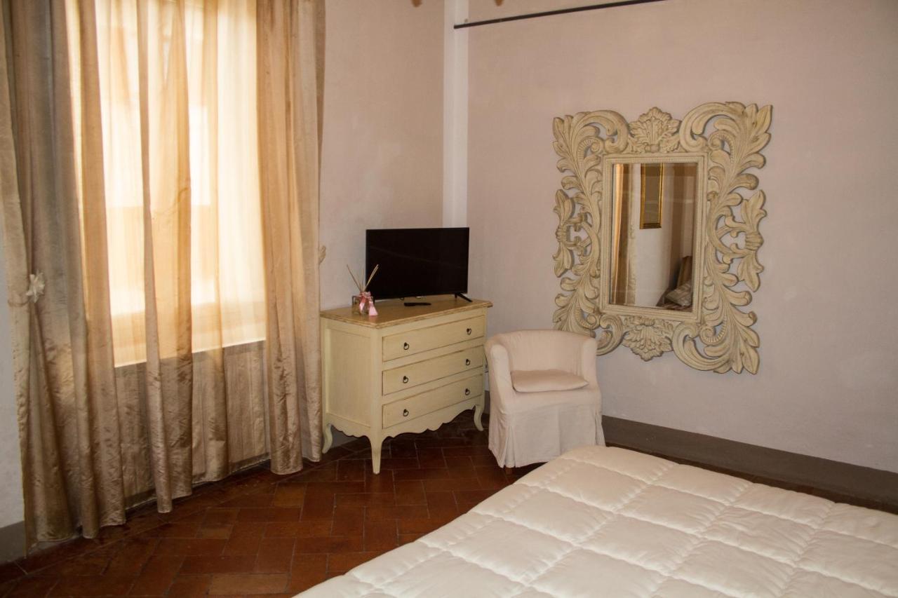 Santa Croce Charme Apartment Arezzo Bagian luar foto